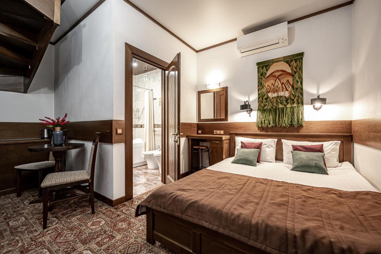 Tatariv Deluxe Hotel Ngoại thất bức ảnh