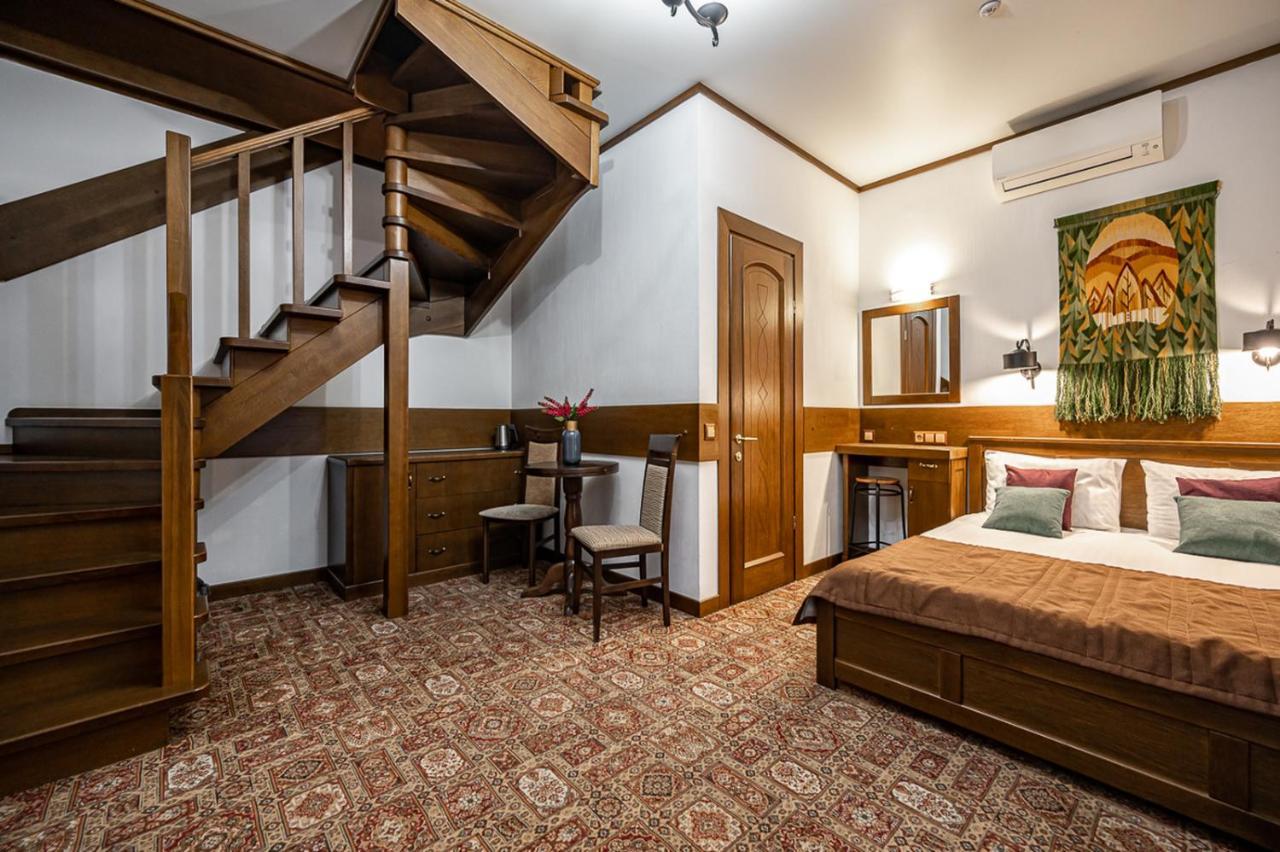 Tatariv Deluxe Hotel Ngoại thất bức ảnh